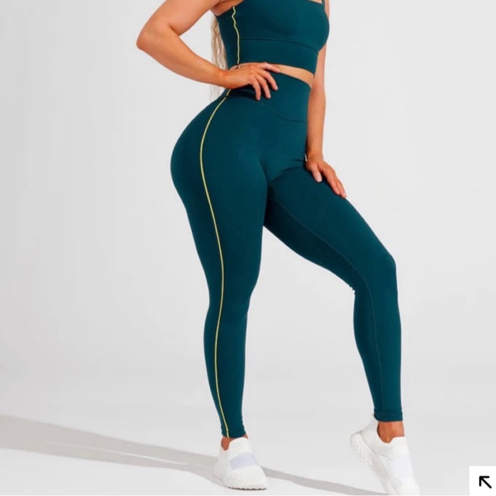 Buff Bunny Expedition High Rise Leggings Secret Garden Teal Yellow Stripe